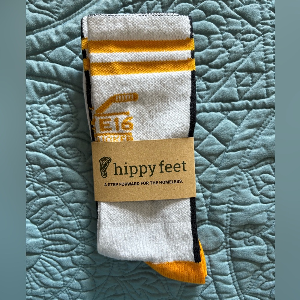 NWT Men's Hockey Socks Crew Length Socks White and Yellow Socks Made in USA 🇺🇸